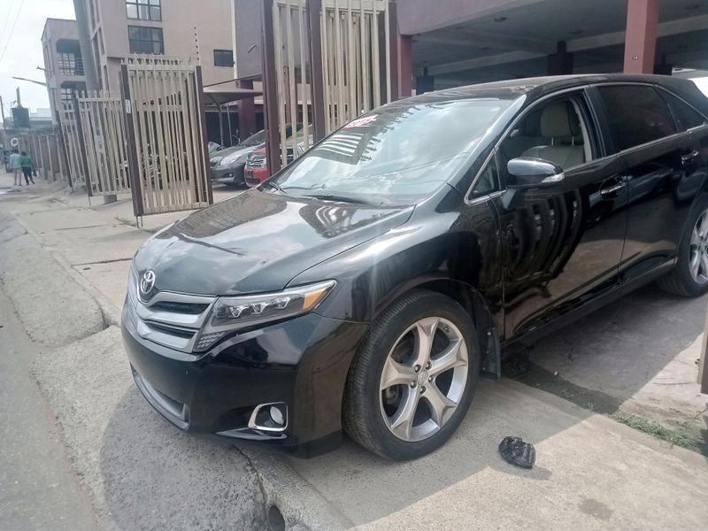 Thumbnail 2 of 2015 Toyota Venza